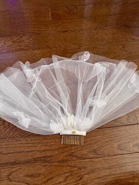 Lele Sadoughi Poppy Veil